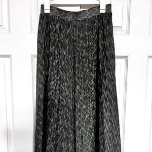 Bordeaux Full Length Skirt, Black and Gray, Size Medium